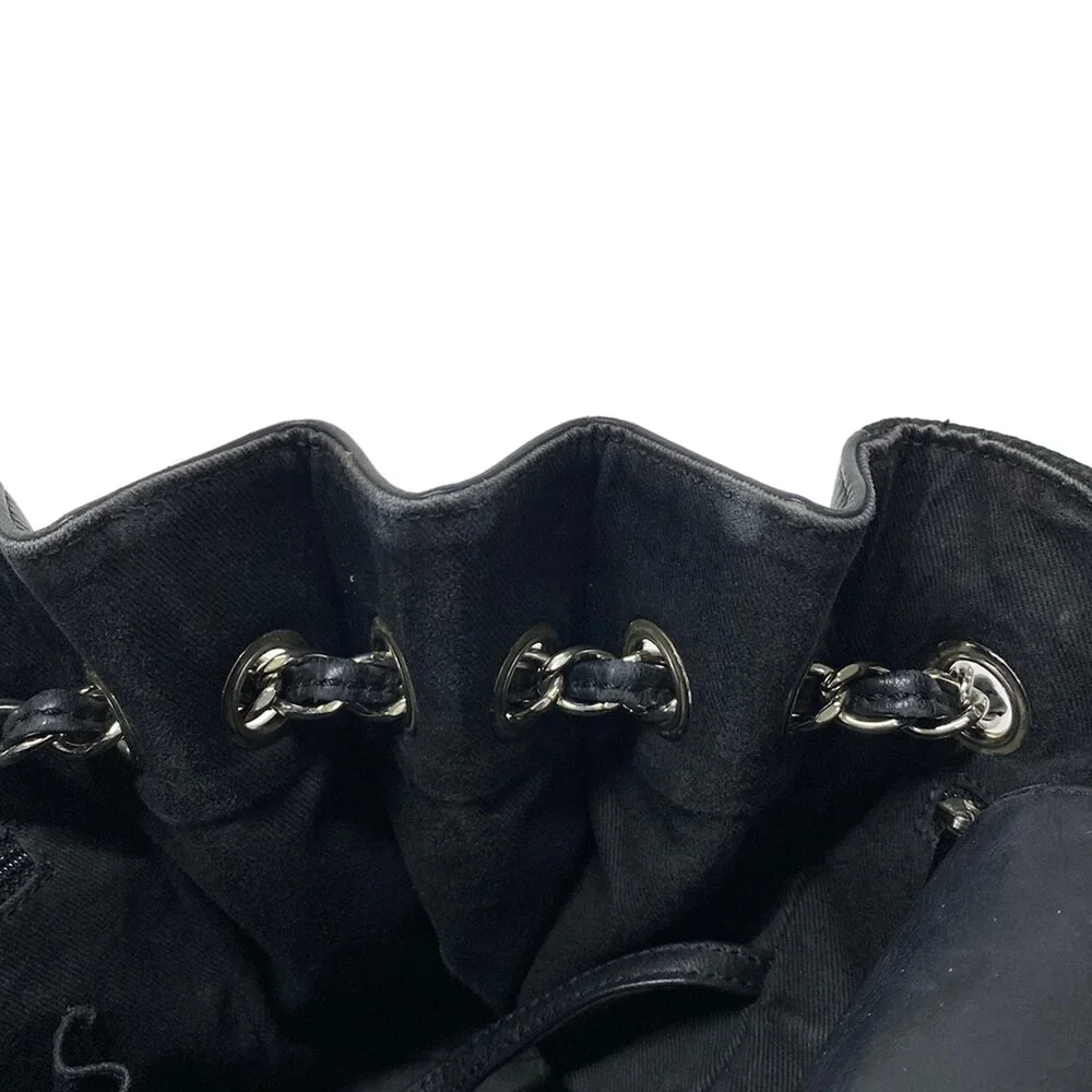 CHANEL stitch chevron